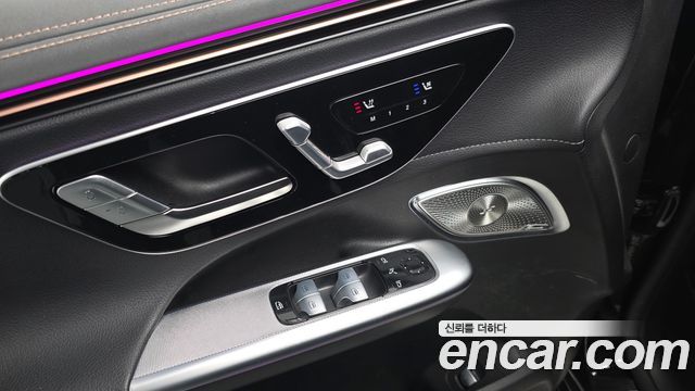 Mercedes-Benz EQE 2023 — photo 36
