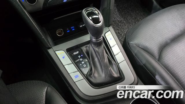 Hyundai AVANTE 2018 — photo 9