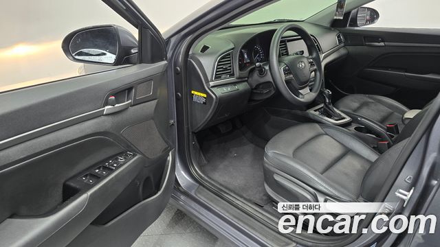 Hyundai AVANTE 2018 — photo 10