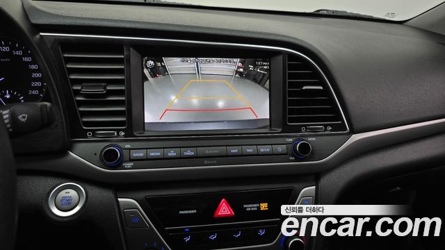 Hyundai AVANTE 2018 — photo 15