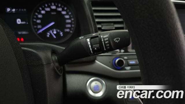 Hyundai AVANTE 2018 — photo 16