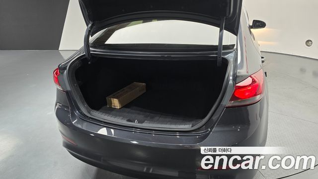 Hyundai AVANTE 2018 — photo 20