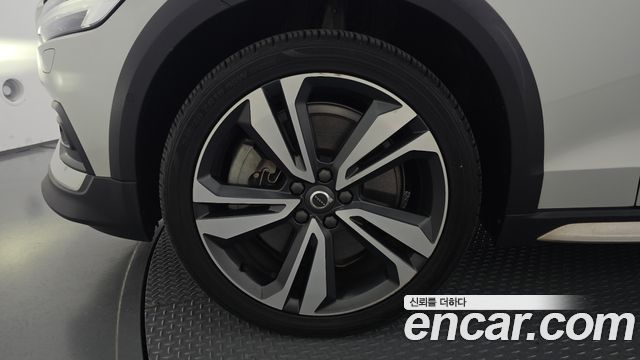 Volvo V60 2020 — photo 5