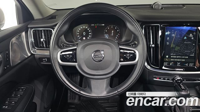 Volvo V60 2020 — photo 19