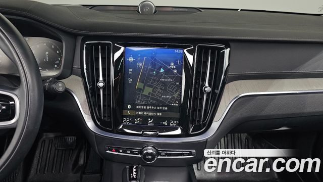 Volvo V60 2020 — photo 20