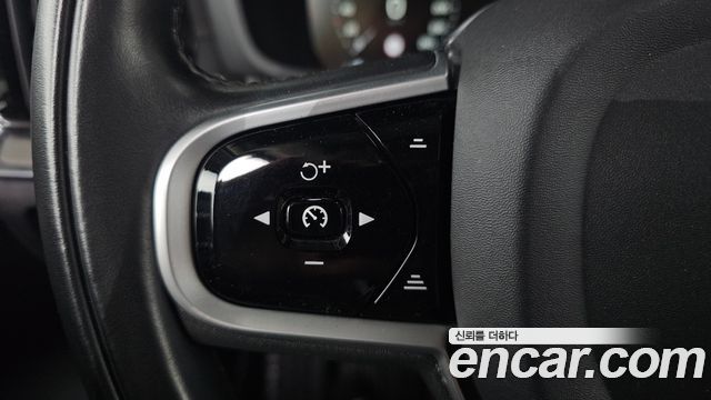 Volvo V60 2020 — photo 29
