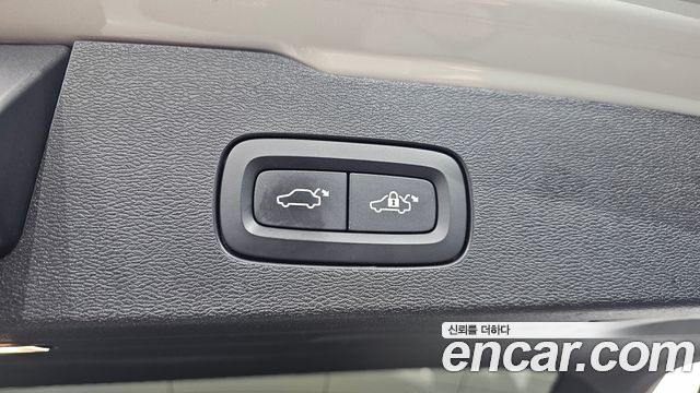 Volvo V60 2020 — photo 34