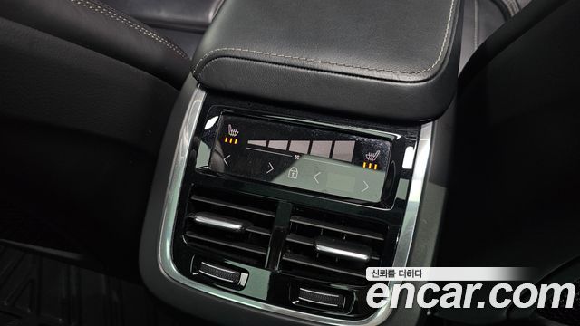 Volvo V60 2020 — photo 37