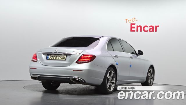 Mercedes-Benz E-Class 2018 — photo 2