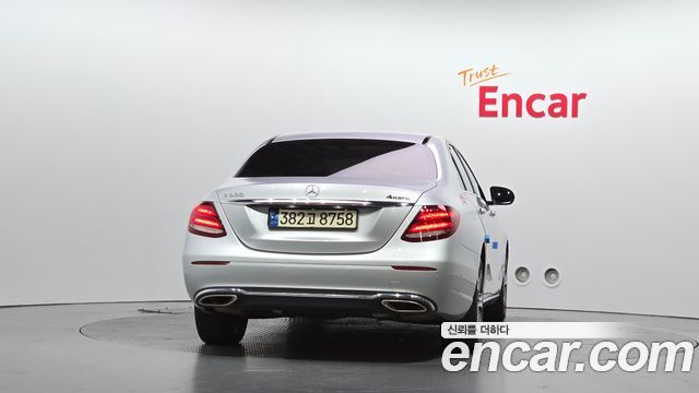 Mercedes-Benz E-Class 2018 — photo 4