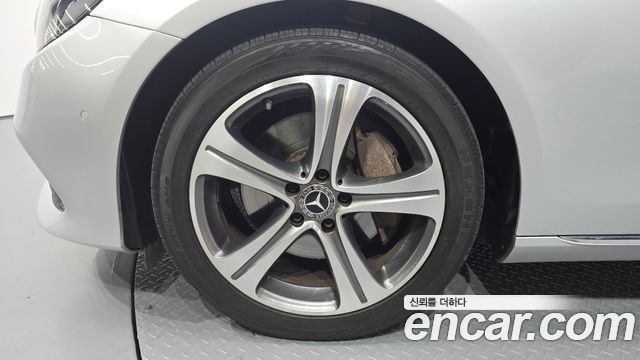 Mercedes-Benz E-Class 2018 — photo 5