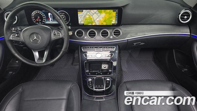 Mercedes-Benz E-Class 2018 — photo 7