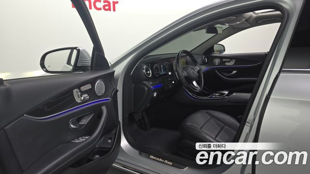 Mercedes-Benz E-Class 2018 — photo 10