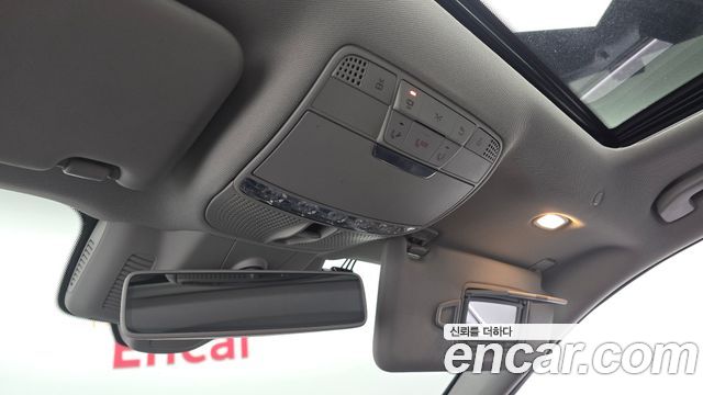 Mercedes-Benz E-Class 2018 — photo 19