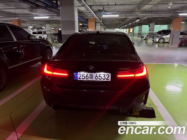 BMW 3-Series 2023 — photo 3