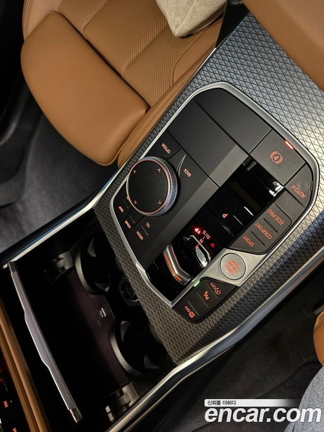 BMW 3-Series 2023 — photo 9
