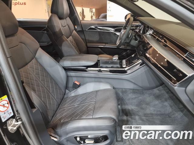 Audi A8 2024 — photo 11