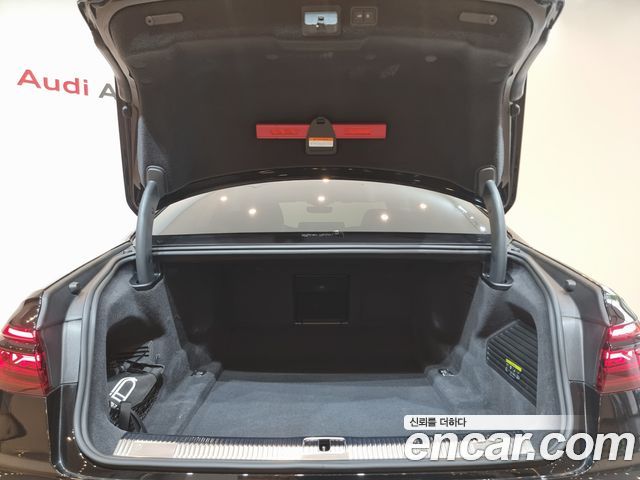 Audi A8 2024 — photo 13