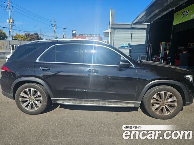 Mercedes-Benz GLE-Class 2021 — photo 2