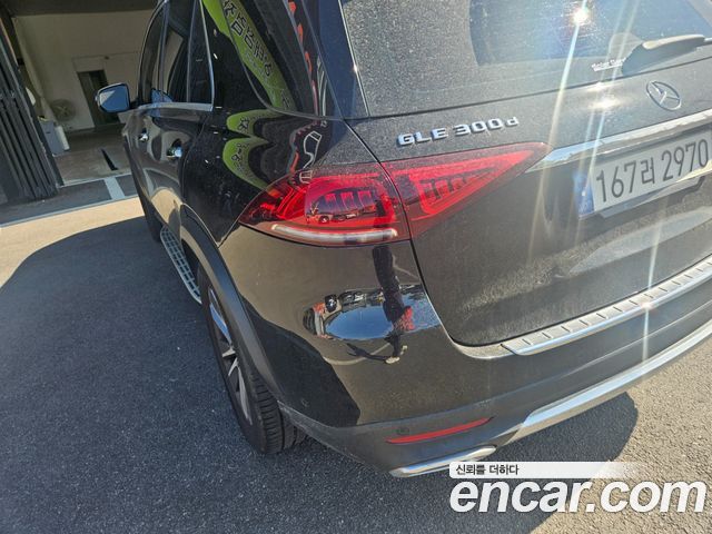 Mercedes-Benz GLE-Class 2021 — photo 7