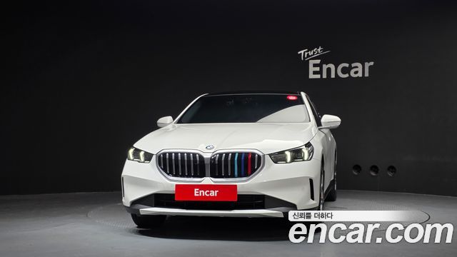 BMW 5-Series 2024 — photo 3