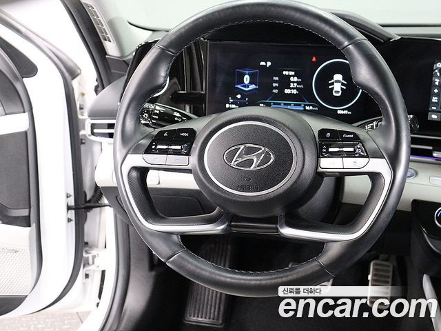 Hyundai AVANTE 2021 — photo 12