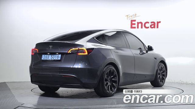 Tesla Model Y 2021 — photo 2