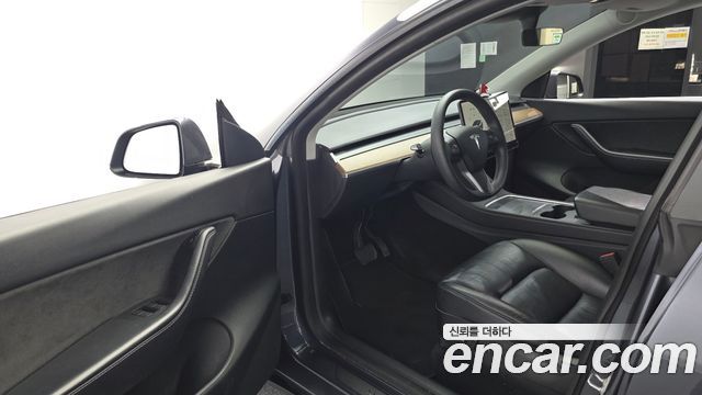 Tesla Model Y 2021 — photo 13