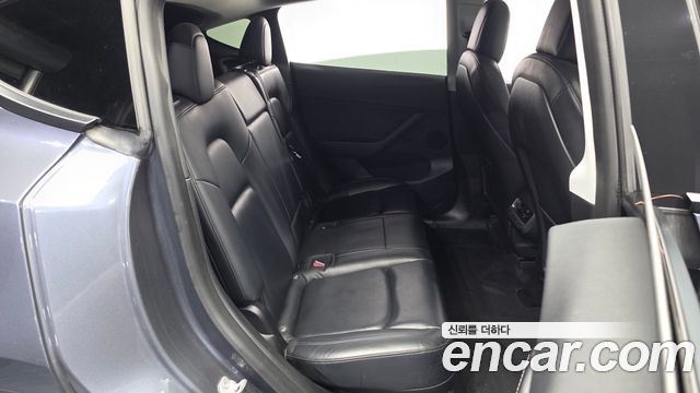 Tesla Model Y 2021 — photo 17