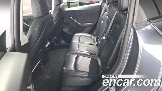 Tesla Model Y 2021 — photo 18