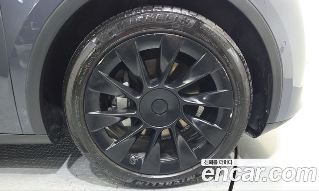 Tesla Model Y 2021 — photo 7