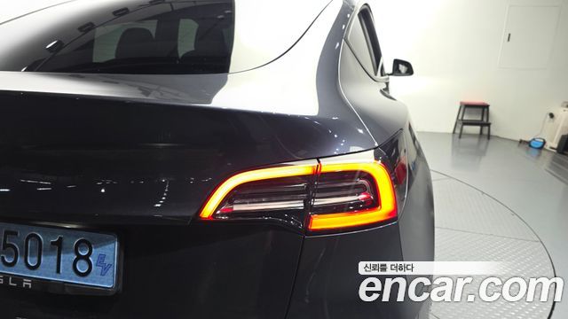 Tesla Model Y 2021 — photo 9