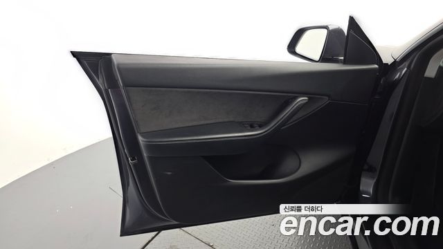 Tesla Model Y 2021 — photo 14