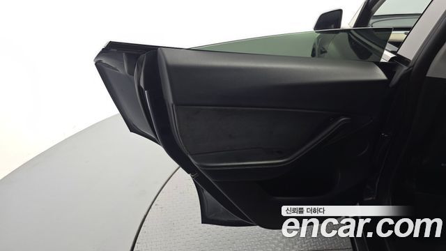 Tesla Model Y 2021 — photo 15