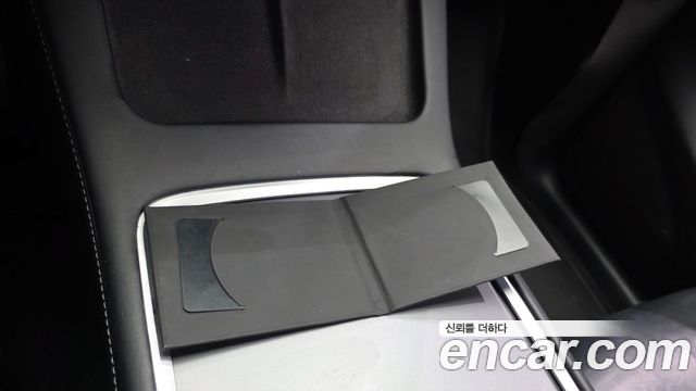 Tesla Model Y 2021 — photo 32