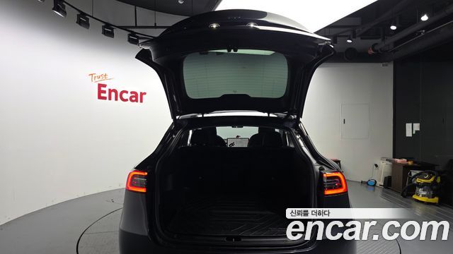 Tesla Model Y 2021 — photo 34