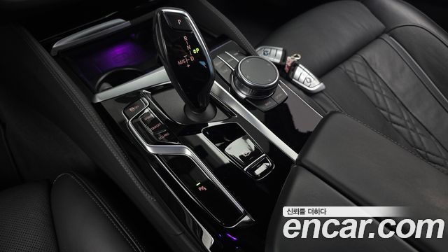 BMW 5-Series 2023 — photo 9