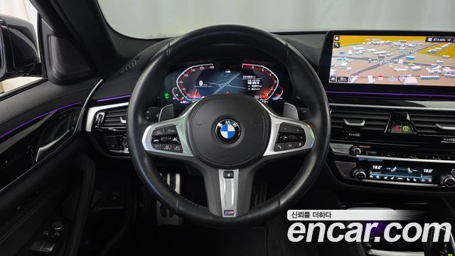 BMW 5-Series 2023 — photo 13
