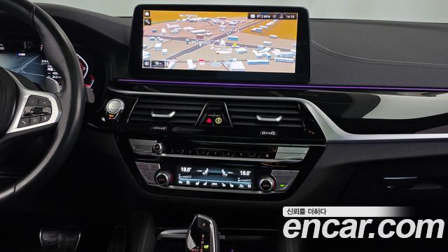 BMW 5-Series 2023 — photo 14