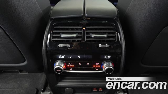 BMW 5-Series 2023 — photo 19