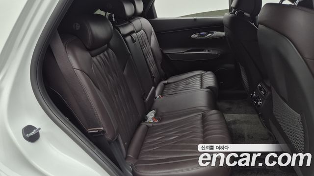 Genesis GV70 2021 — photo 11