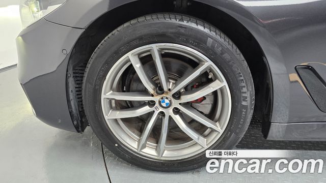 BMW 5-Series 2017 — photo 5