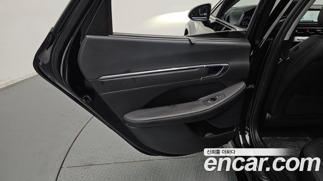 Hyundai Sonata 2022 — photo 15
