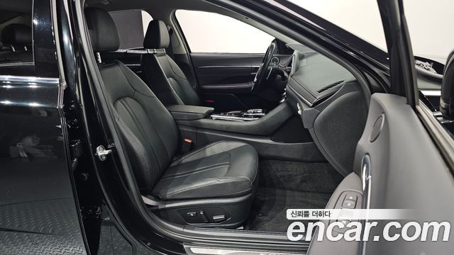 Hyundai Sonata 2022 — photo 16
