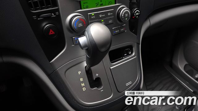 Hyundai Starex 2014 — photo 9