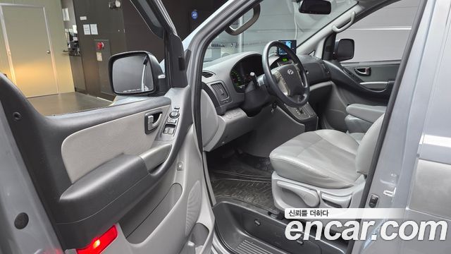 Hyundai Starex 2014 — photo 10
