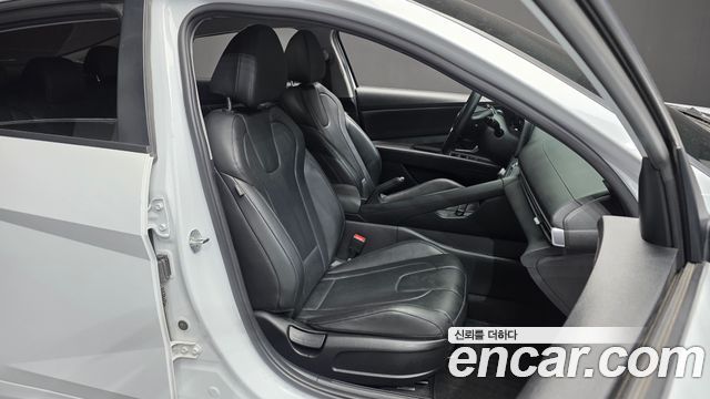 Hyundai AVANTE 2021 — photo 16