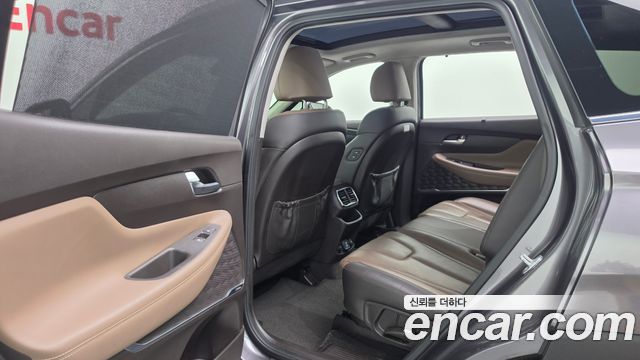 Hyundai Santafe 2019 — photo 31