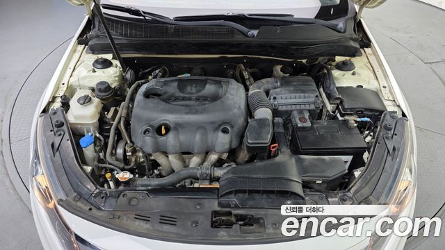 Kia K5 2011 — photo 6