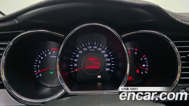 Kia K5 2011 — photo 8